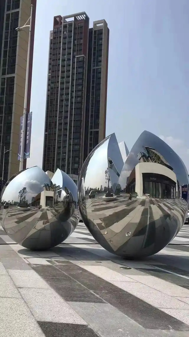不锈钢雕塑.jpg